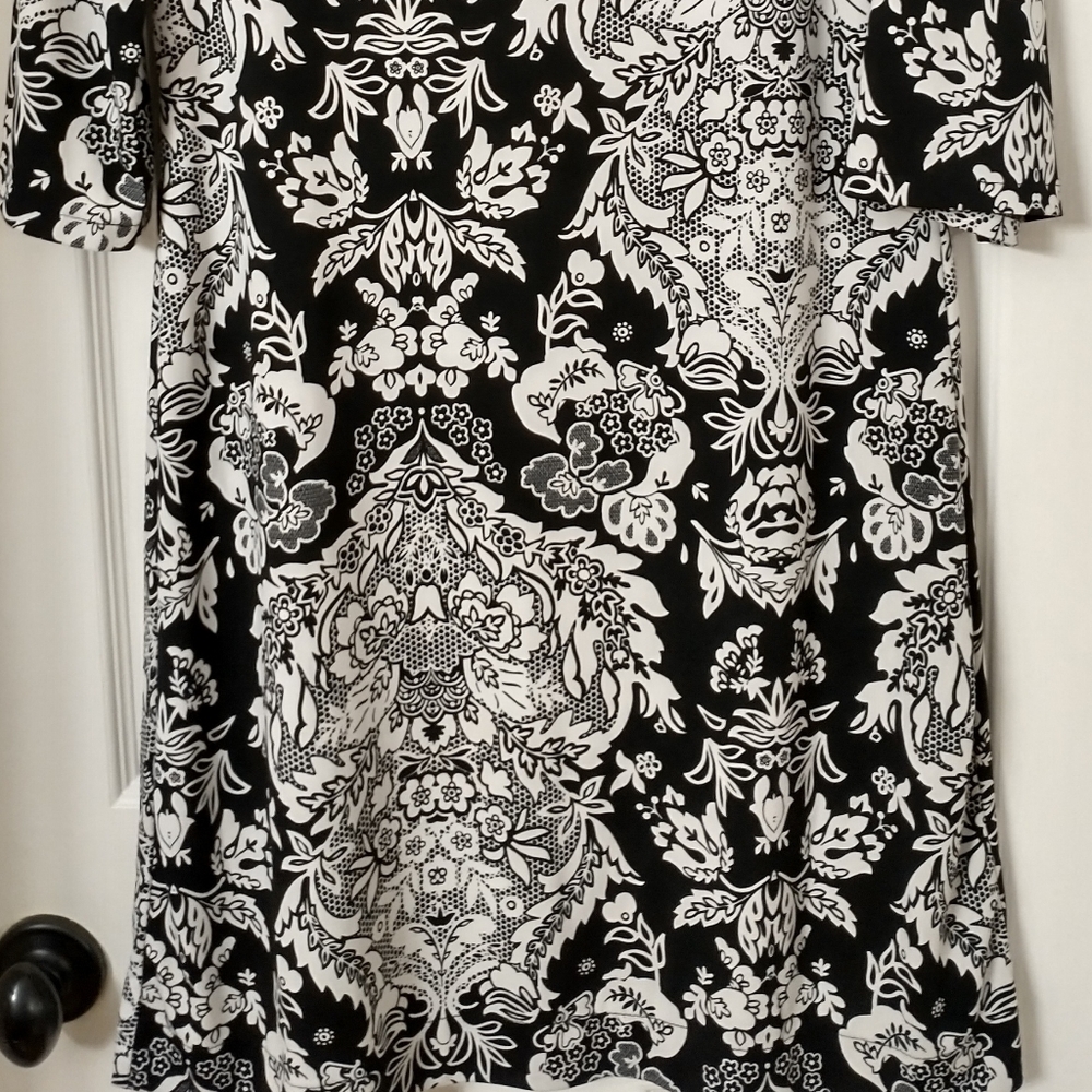 Dress - Picture 3 of 4
